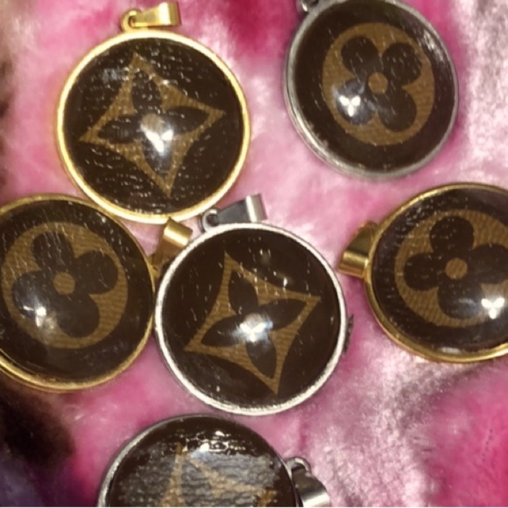 Up’s charm 30 mm/Stainless steel gold  limited! Large pendant